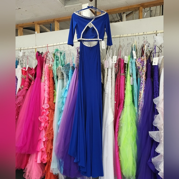 Alyce 2 Piece Dress - Picture 2 of 3